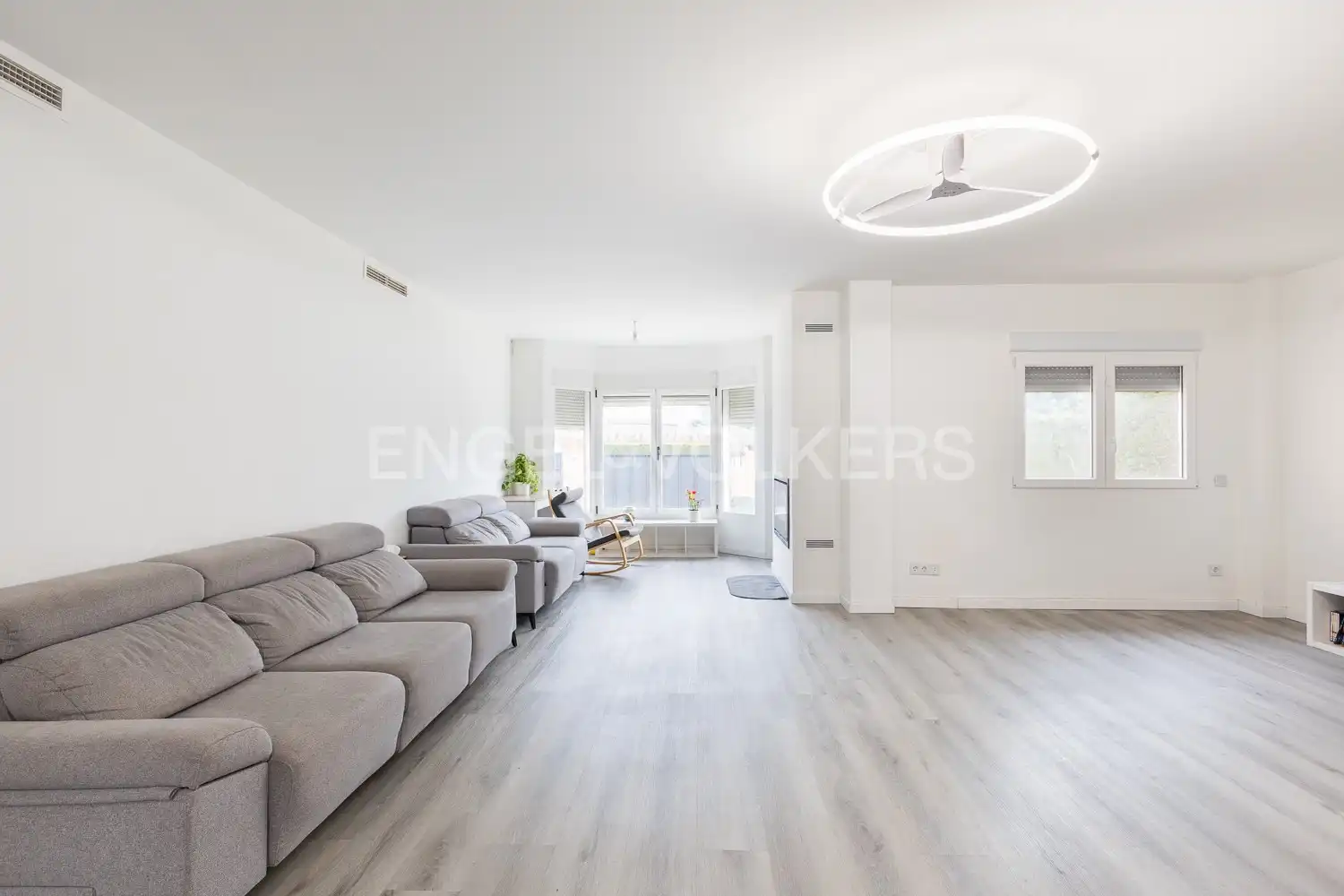 Living room of Houses for sale in L'Eliana  with Air Conditioner, Heating and Private garden