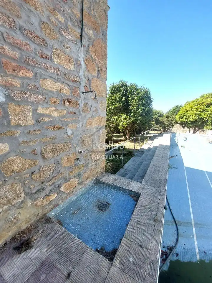 Vista exterior de Casa o chalet en venta en Narón con Calefacción, Jardín privado y Piscina