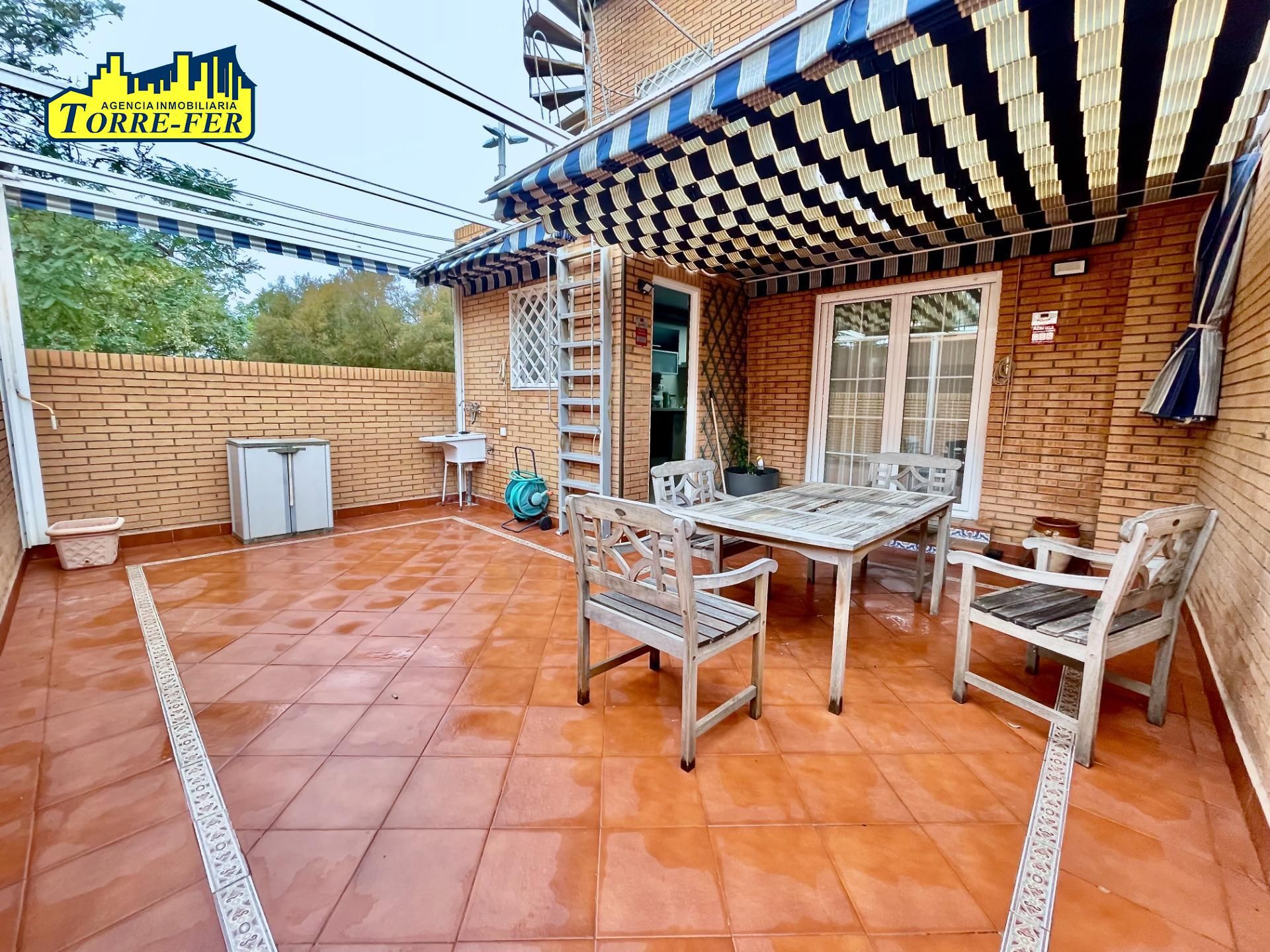 Terrace of Single-family semi-detached for sale in  Almería Capital  with Air Conditioner, Private garden and Alarm