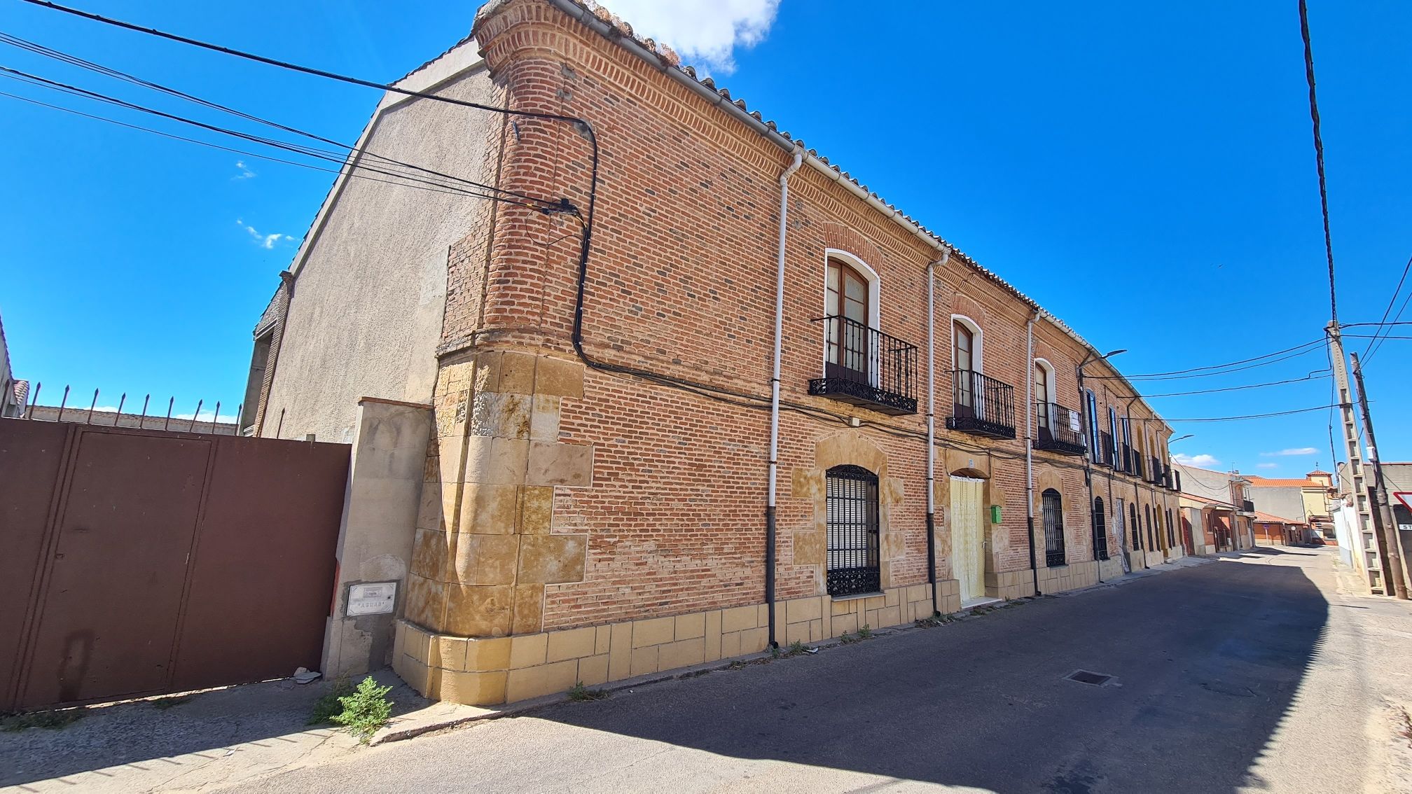Vista exterior de Casa o xalet en venda en Moraleja del Vino amb Calefacció, Jardí privat i Terrassa