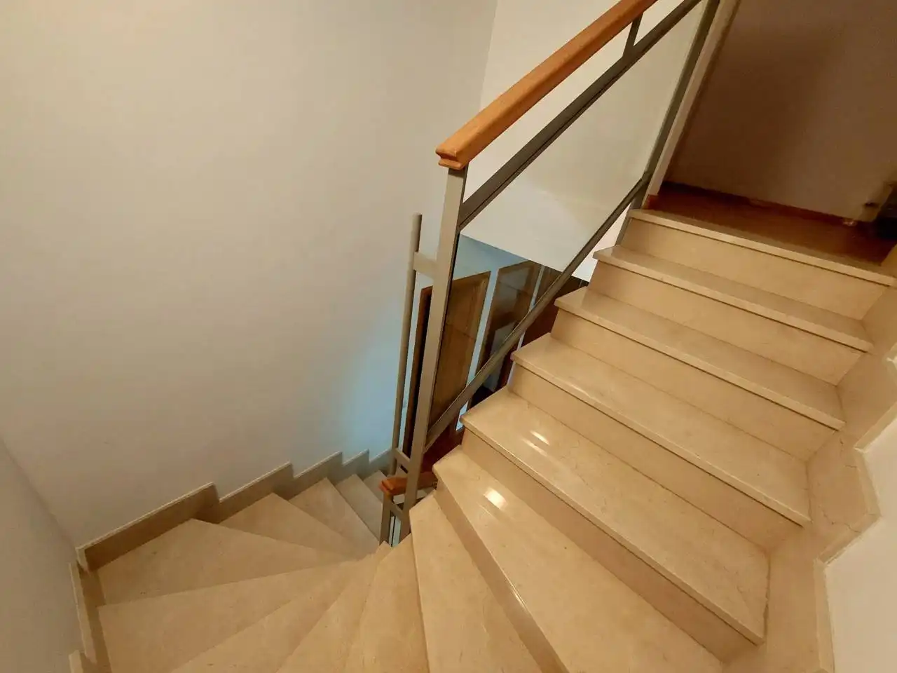Casa adosada en venta en Fuenlabrada con Aire acondicionado, Calefacción y Piscina comunitaria