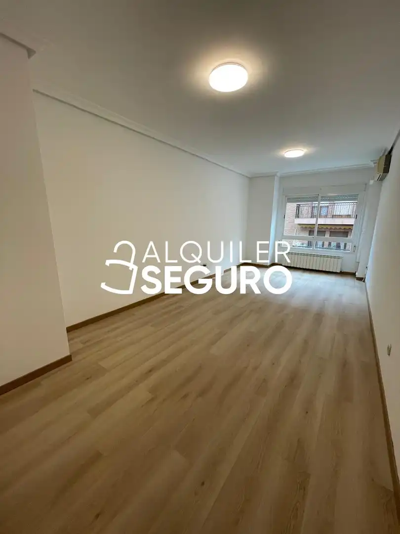 Sala de estar de Piso de alquiler en  Madrid Capital con Aire acondicionado, Calefacción y Terraza