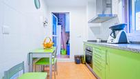 Kitchen of Flat for sale in  Sevilla Capital  with Air Conditioner, Heating and Storage room