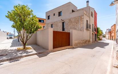 Exterior view of Single-family semi-detached for sale in Vilabertran  with Terrace and Balcony