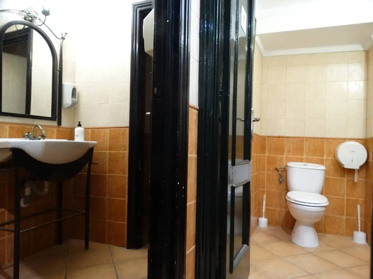 Bany de Local de lloguer en Huelva