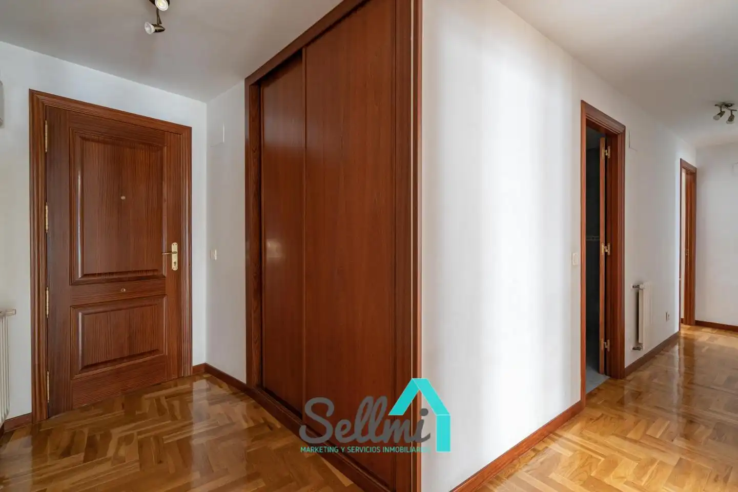 Piso de alquiler en Oviedo  con Calefacción, Parquet y Trastero