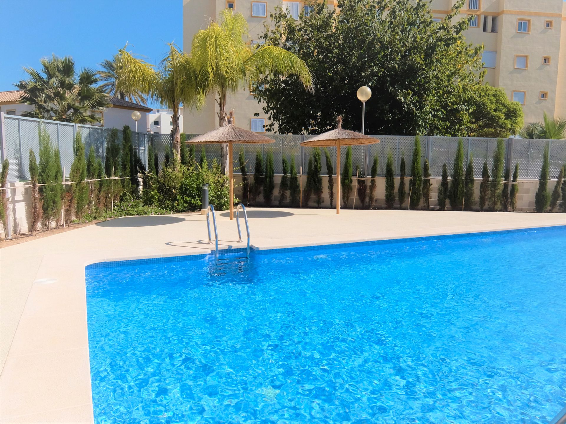 Swimming pool of Apartment to rent in Oliva  with Air Conditioner, Heating and Terrace