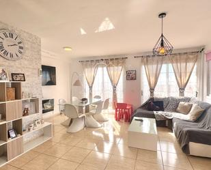Sala d'estar de Finca rústica en venda en Adeje amb Aire condicionat, Terrassa i Moblat
