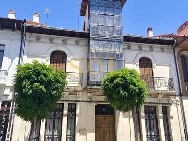 Casa con balcone in vendita a Calle Via De La Plata 18