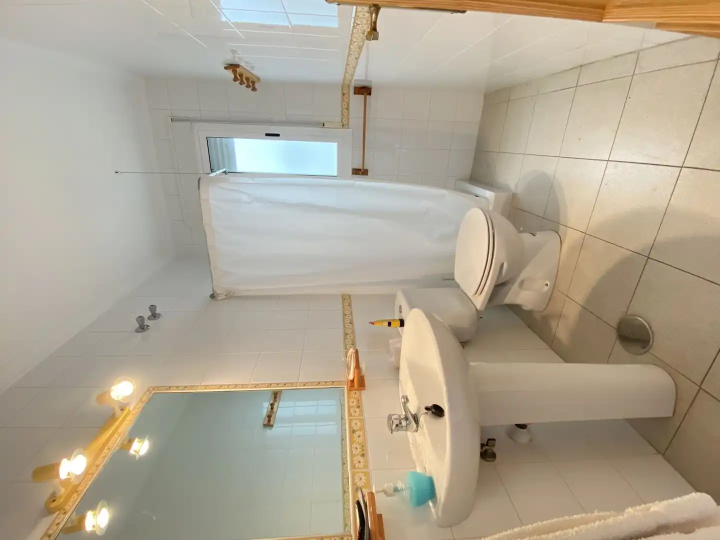 Bathroom of Apartments for rent in La Antilla  with Air Conditioner and Terrace