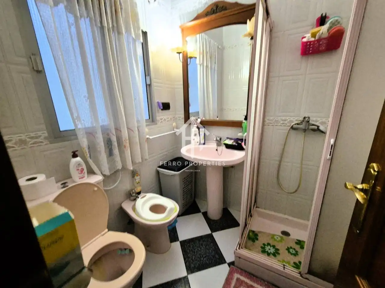 Baño de Piso en venta en Algarinejo con Balcón