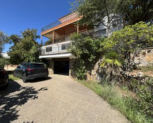 Vista exterior de Casa o xalet en venda en Argentona amb Calefacció, Jardí privat i Piscina