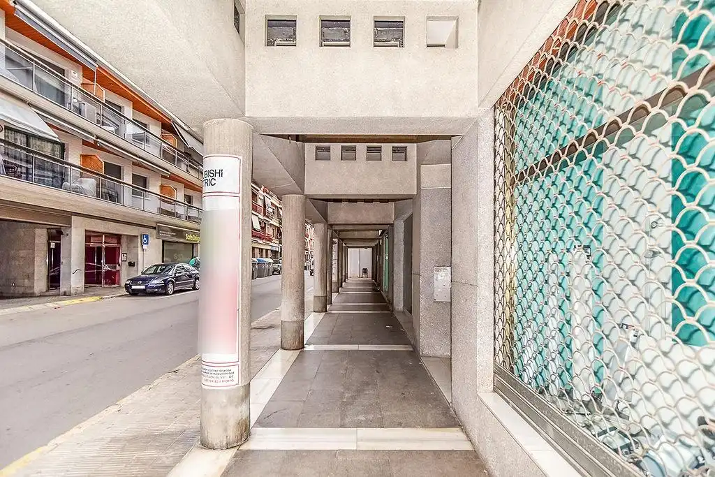 Local comercial en venda a Avenida CATALUNYA, imagen 2