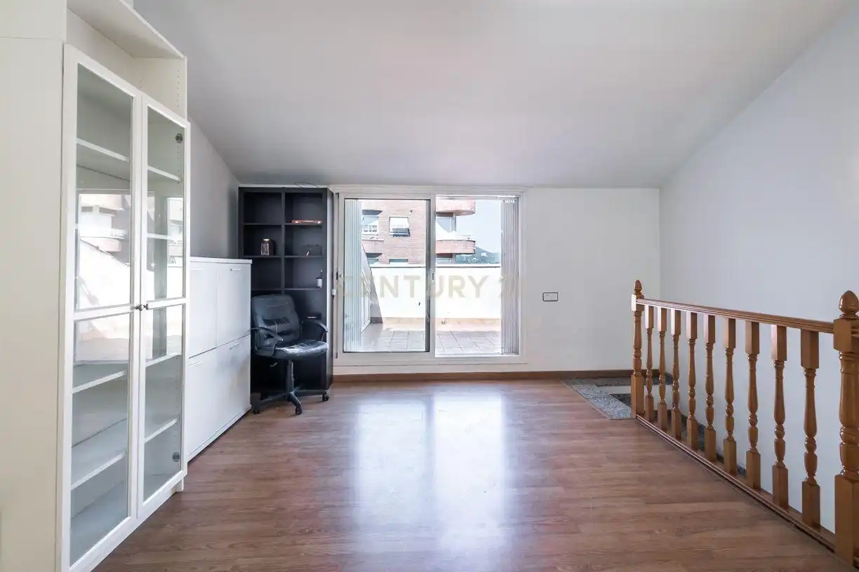 Terrassa de Apartament en venda en Sant Vicenç Dels Horts amb Aire condicionat i Balcó