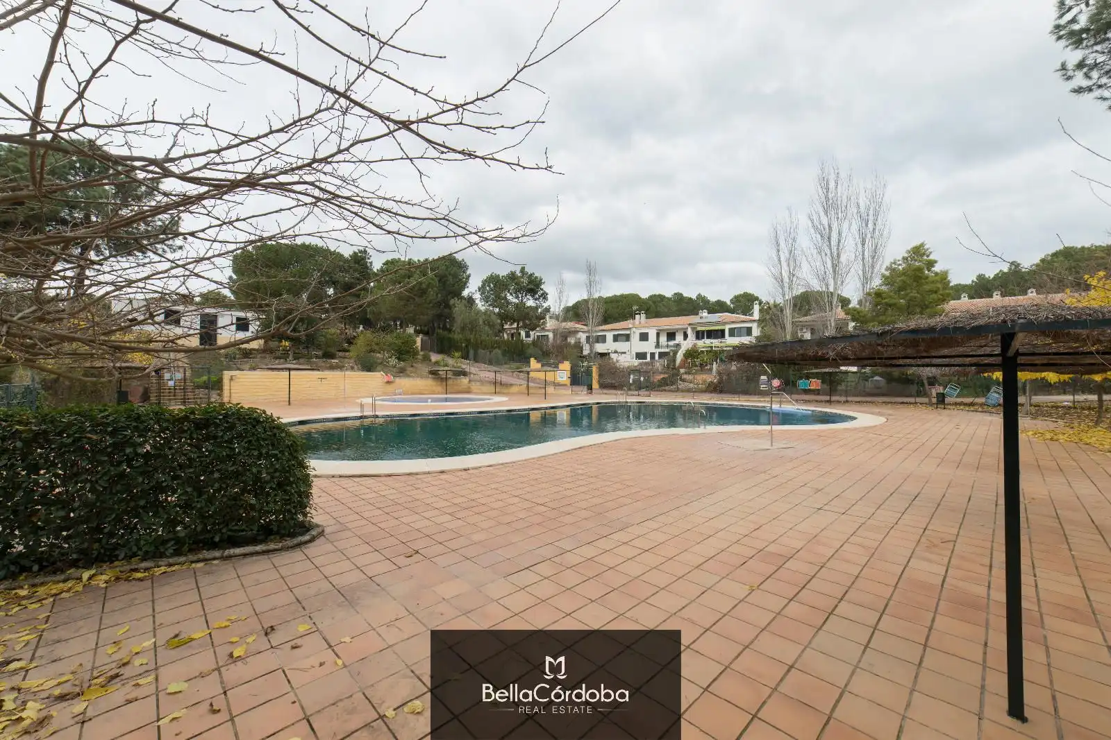 Piscina de Casa adosada en venda en Córdoba amb Aire condicionat, Calefacció i Piscina