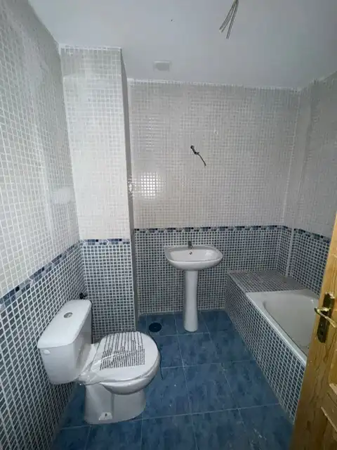Baño de Piso en venta en Malpica de Tajo con Aire acondicionado y Parquet