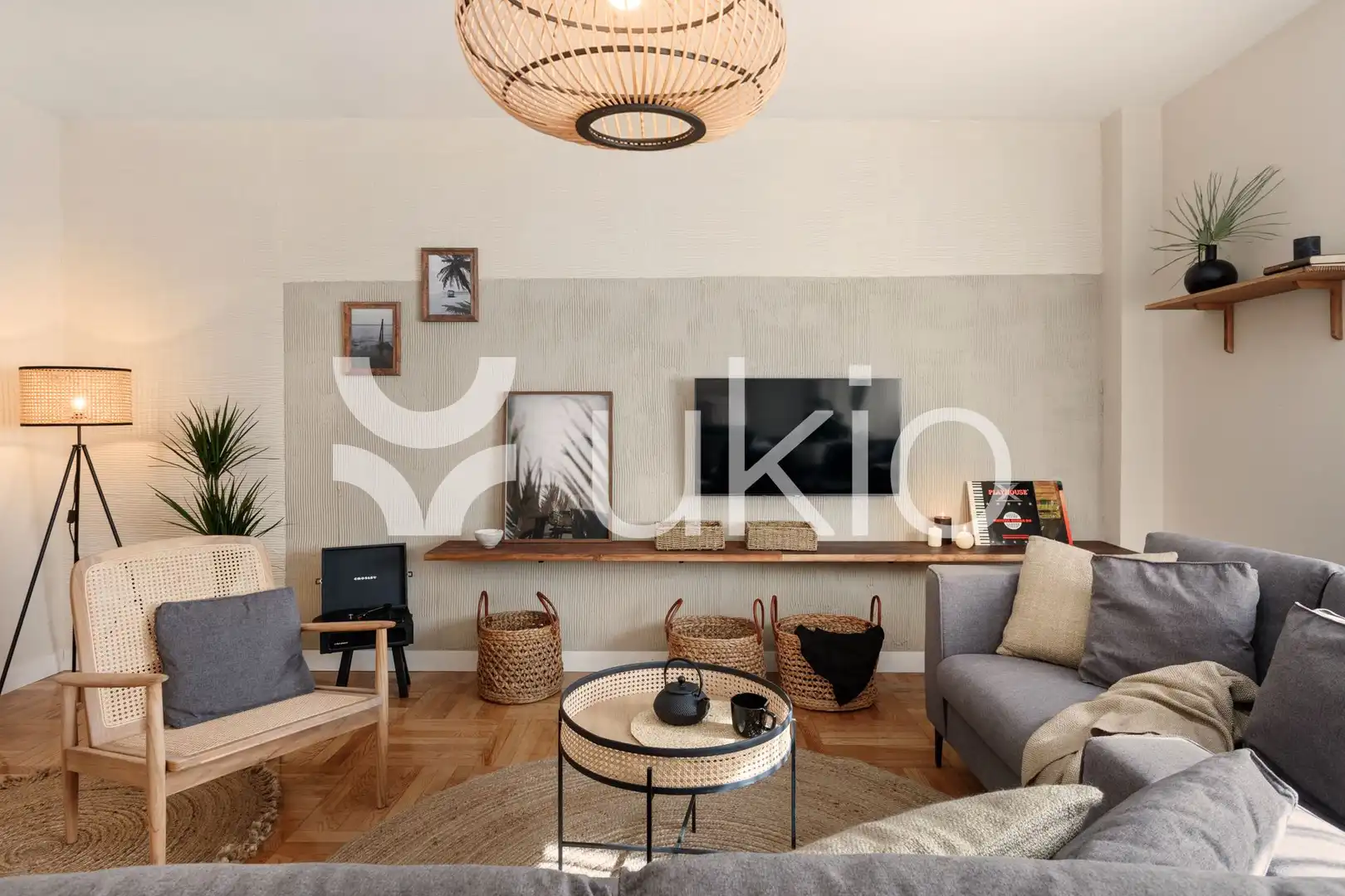 Living room of Apartments for rent in Madrid  with Air Conditioner, Terrace and Furnished