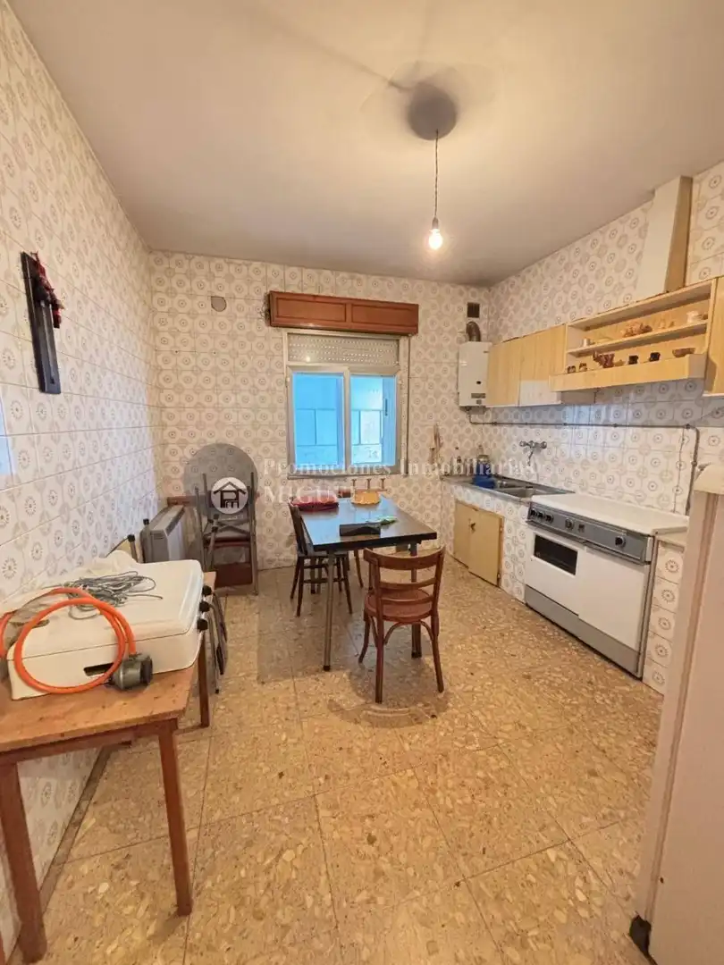 Kitchen of Flat for sale in Verín  with Terrace and Balcony