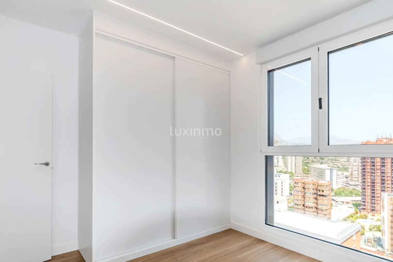 Bedroom of Flat for sale in Benidorm  with Air Conditioner, Heating and Private garden