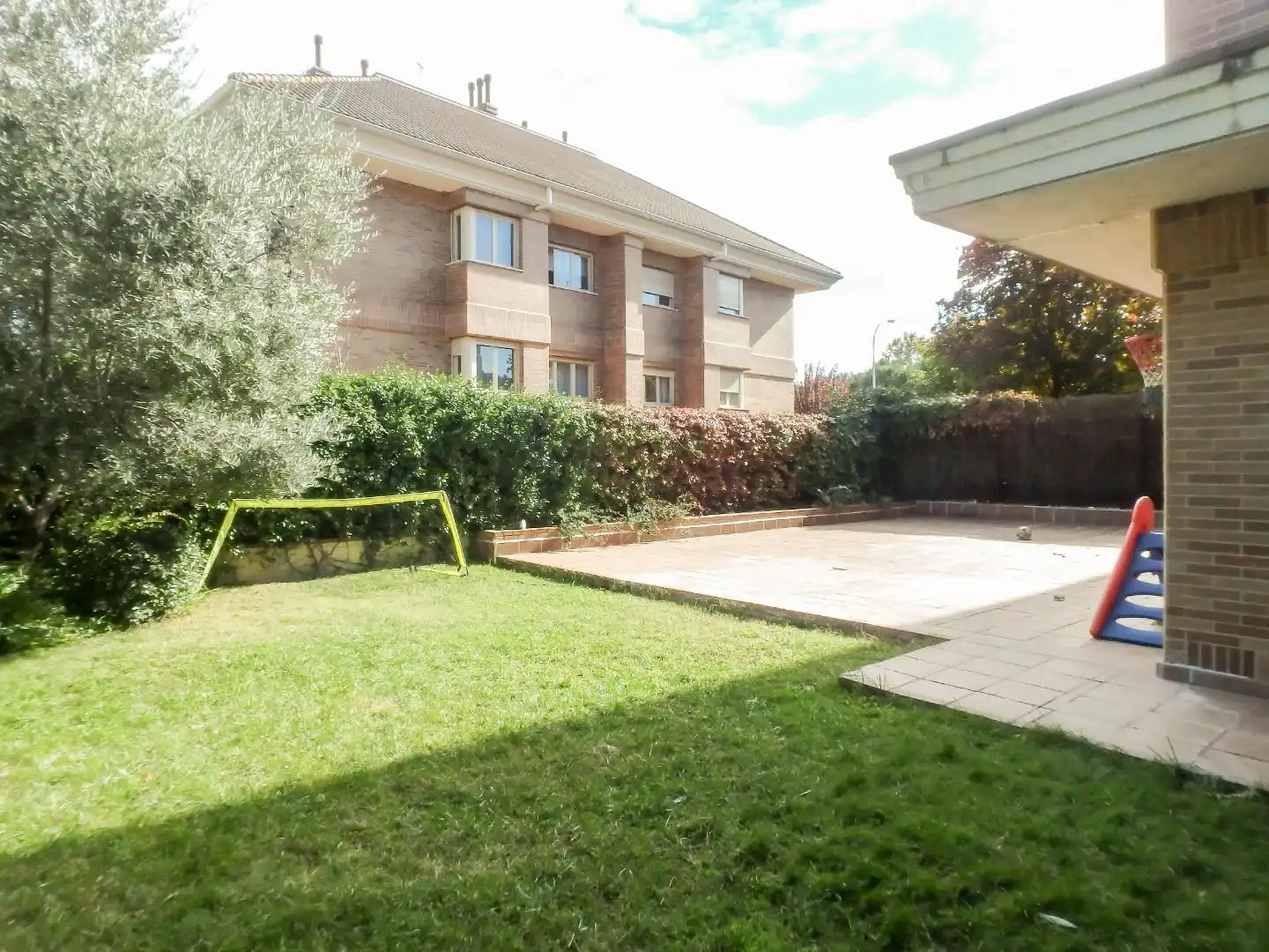 Garden of Ground floor for rent in Madrid  with Air Conditioner, Heating and Private garden