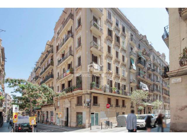 Piso en Venta en Tapioles en El Poble Sec - Parc de Montjuïc