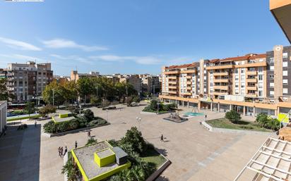 Vista exterior de Pis en venda en  Granada Capital amb Aire condicionat, Calefacció i Terrassa