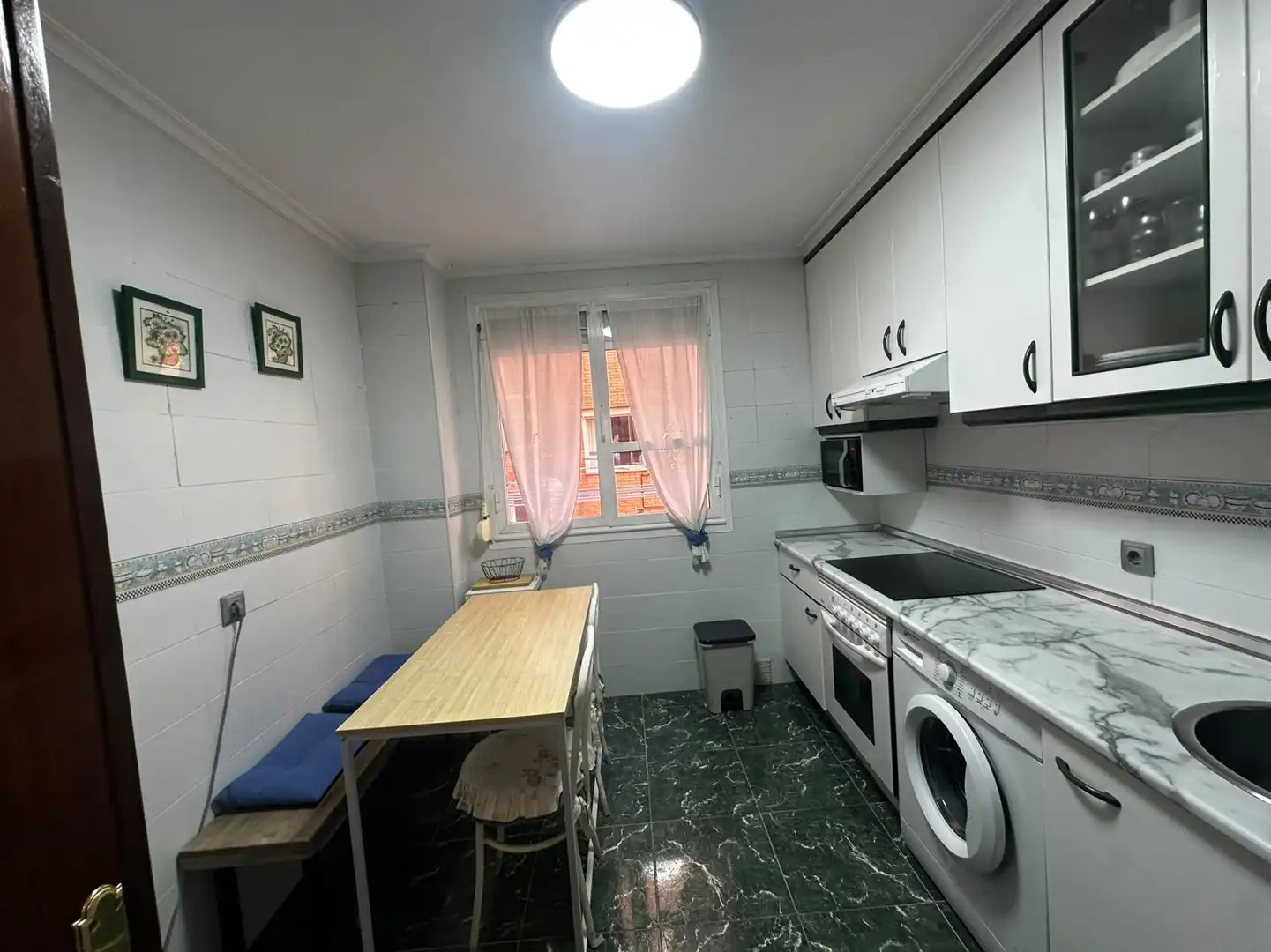 Kitchen of Flat for rent in Gijón 