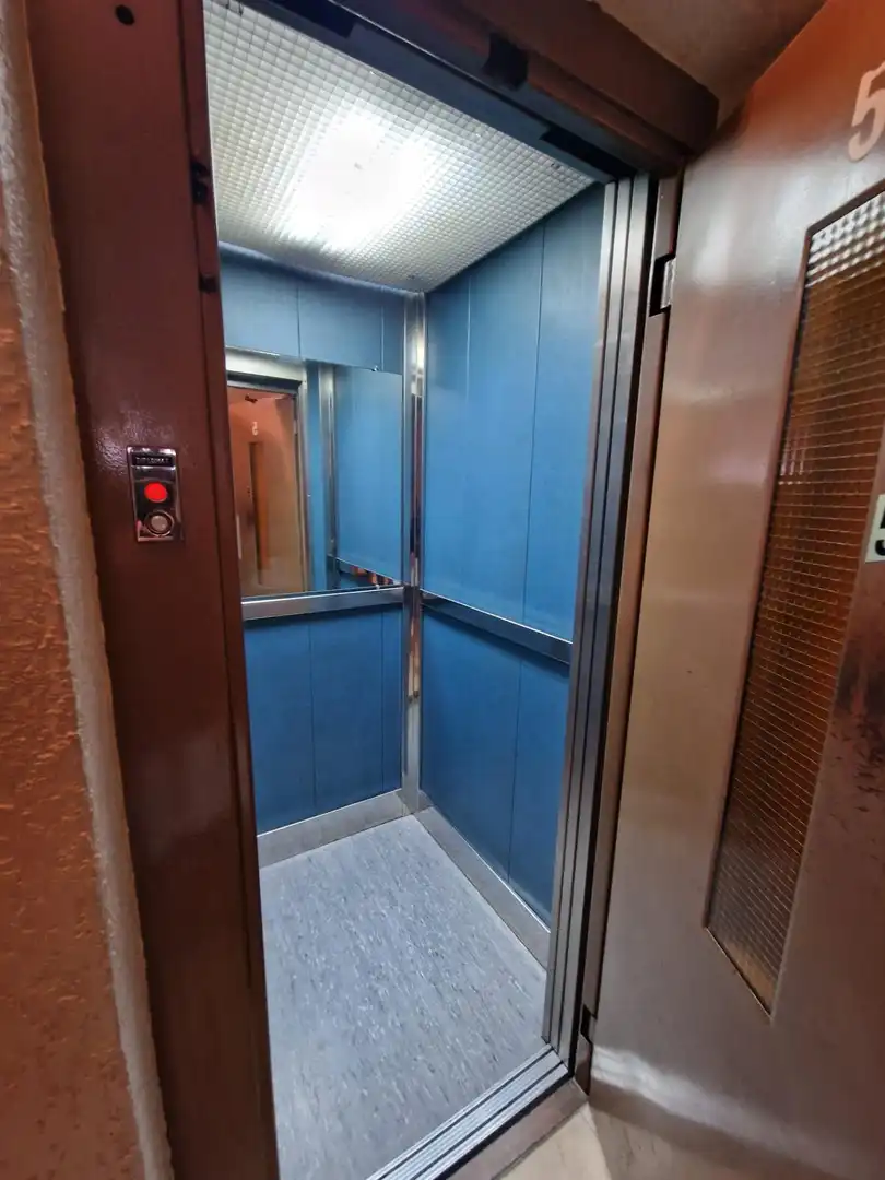 Wohnung zum Verkauf in Elche / Elx mit Klimaanlage, Terrasse und Möbliert