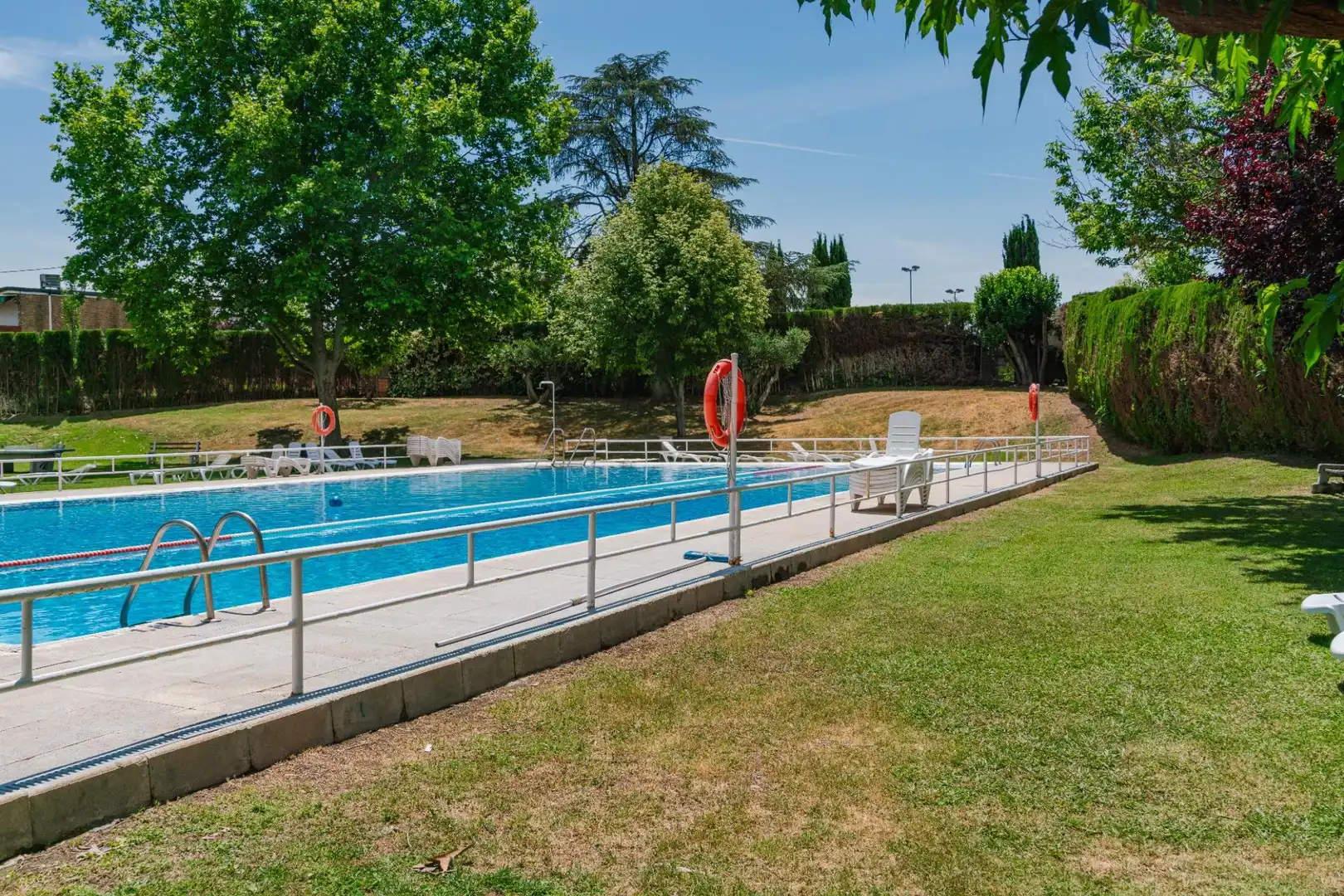 Swimming pool of Duplexes for sale in Zaragoza  with Heating, Furnished and Balcony