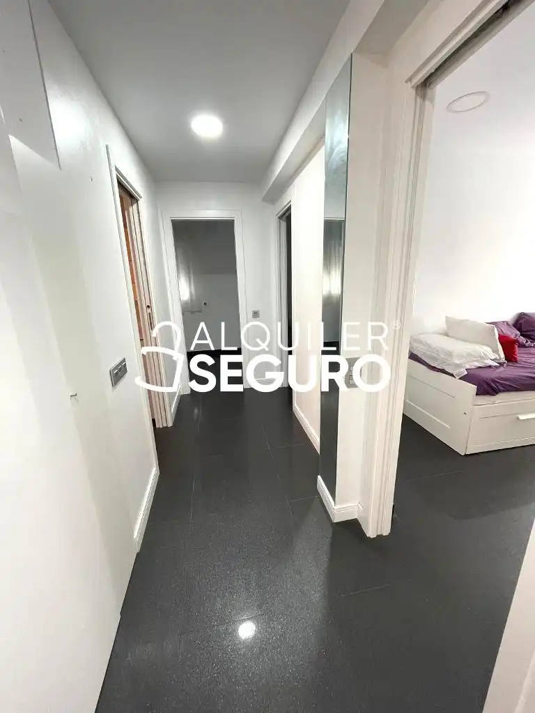 Flat for rent in Madrid  with Air Conditioner, Heating and Furnished