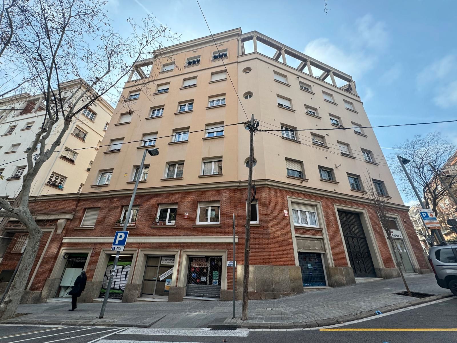 Vista exterior de Estudi en venda en  Barcelona Capital