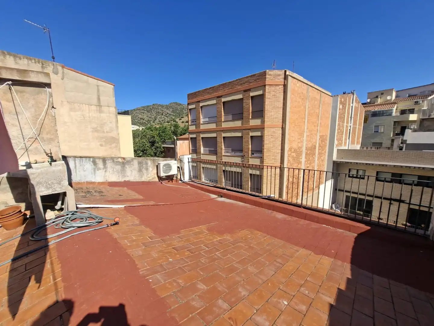 Vista exterior de Casa adosada en venda en Portbou amb Aire condicionat, Calefacció i Terrassa