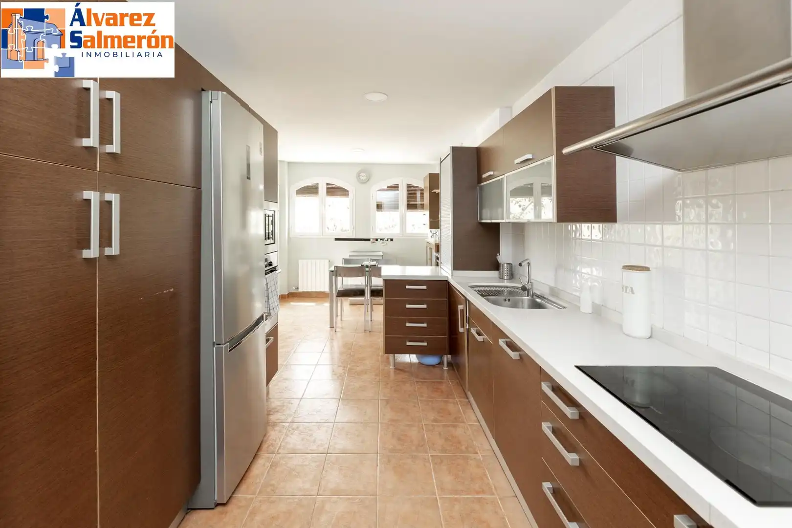 Casa adosada en venta en Calle SALA DOS HERMANAS, Crta. De la Sierra