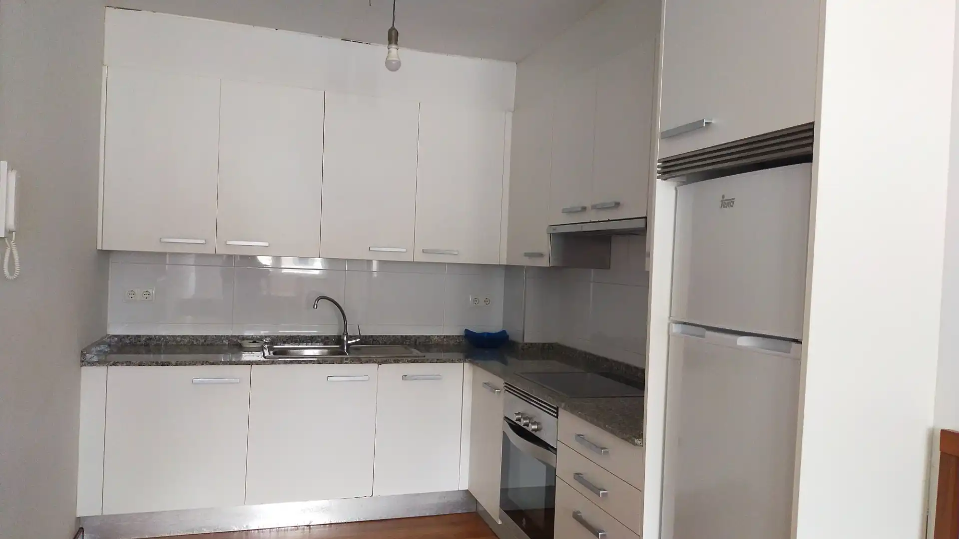 Cocina de Apartamento de alquiler en Santiago de Compostela  con Amueblado