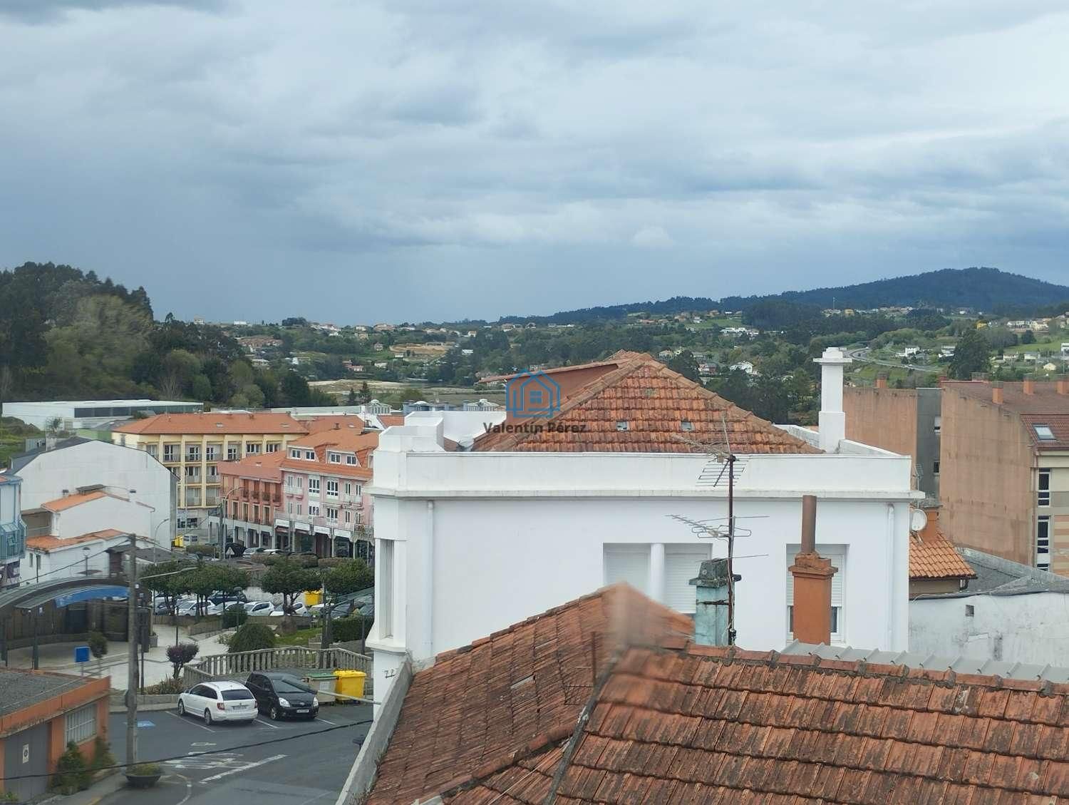 Vista exterior de Casa adosada en venda en Miño amb Terrassa