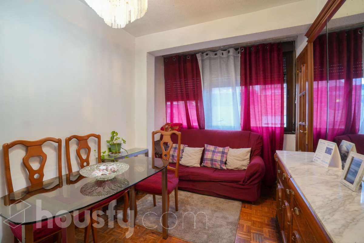 Sala de estar de Piso en venta en  Madrid Capital con Parquet