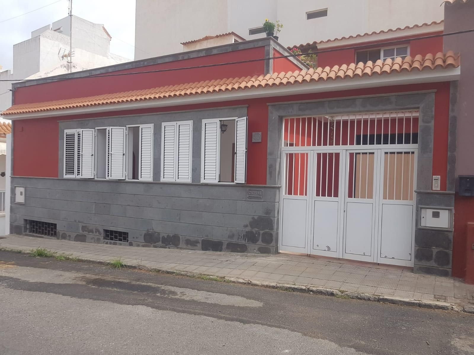 Exterior view of House or chalet for sale in Arucas  with Terrace and Storage room