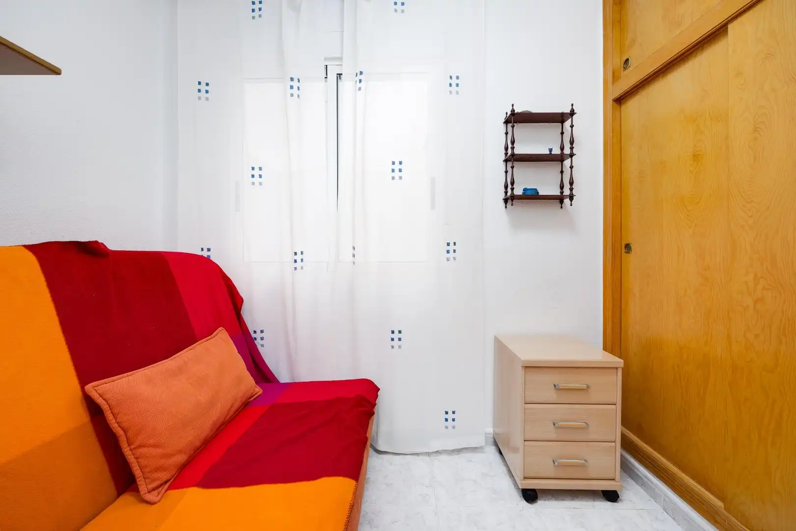 Dormitori de Apartament en venda en Torrevieja amb Aire condicionat, Jardí privat i Terrassa