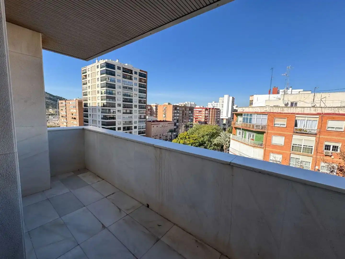 Terrassa de Pis de lloguer en Cartagena amb Aire condicionat, Piscina i Balcó