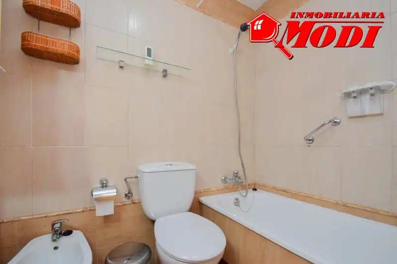 Baño de Casa adosada en venta en Alhendín con Calefacción, Jardín privado y Terraza