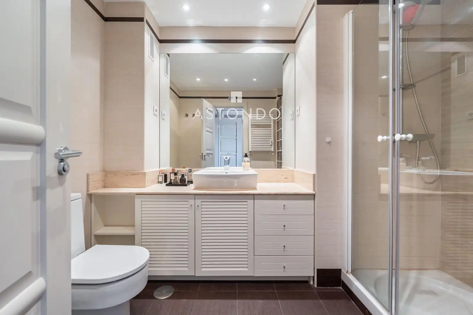Bathroom of Flat for rent in Madrid  with Air Conditioner, Heating and Swimming Pool