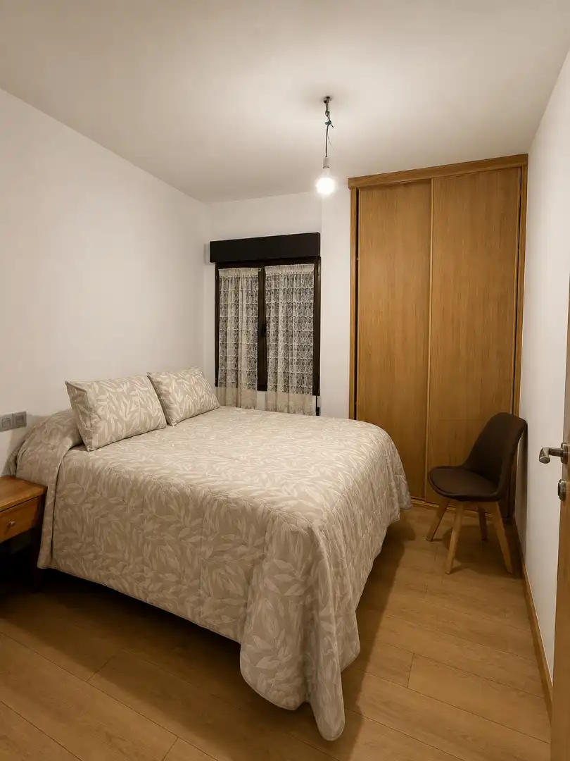 Bedroom of Flat for rent in Gijón   with Parquet flooring, Furnished and Microwave