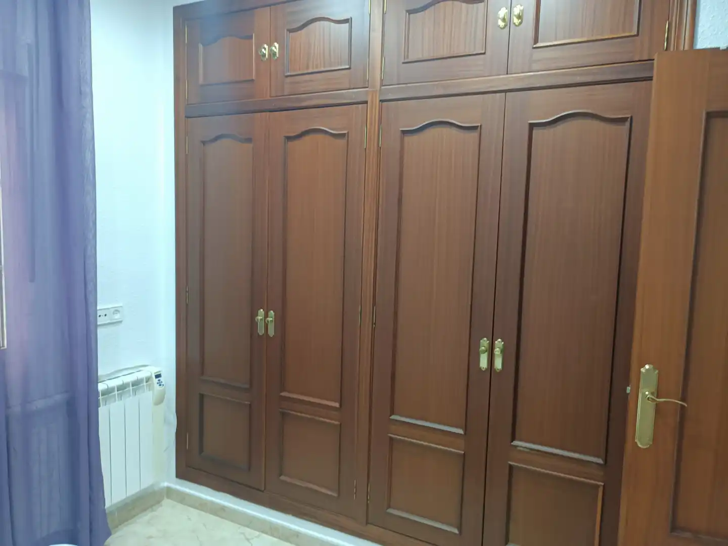 Dormitori de Casa o xalet en venda en Poniente-Norte - Miralbaida - Parque Azahara