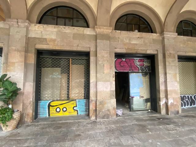 Local comercial en Alquiler en REINA CRISTINA, 5 en Sant Pere, Sta. Caterina i la Ribera