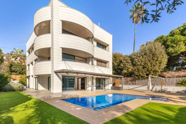 Casa-chalet en Venta en MESTRA DOLORS BARCELO (antic DR POUPLANA) en Ciutat Diagonal