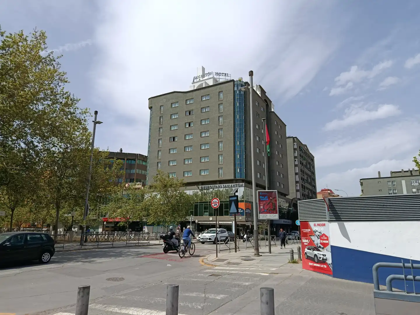 Oficina amb ascensor en venda a C/ San Antón 72