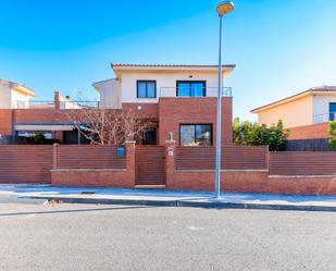 Exterior view of Single-family semi-detached for sale in Cambrils  with Air Conditioner, Heating and Private garden