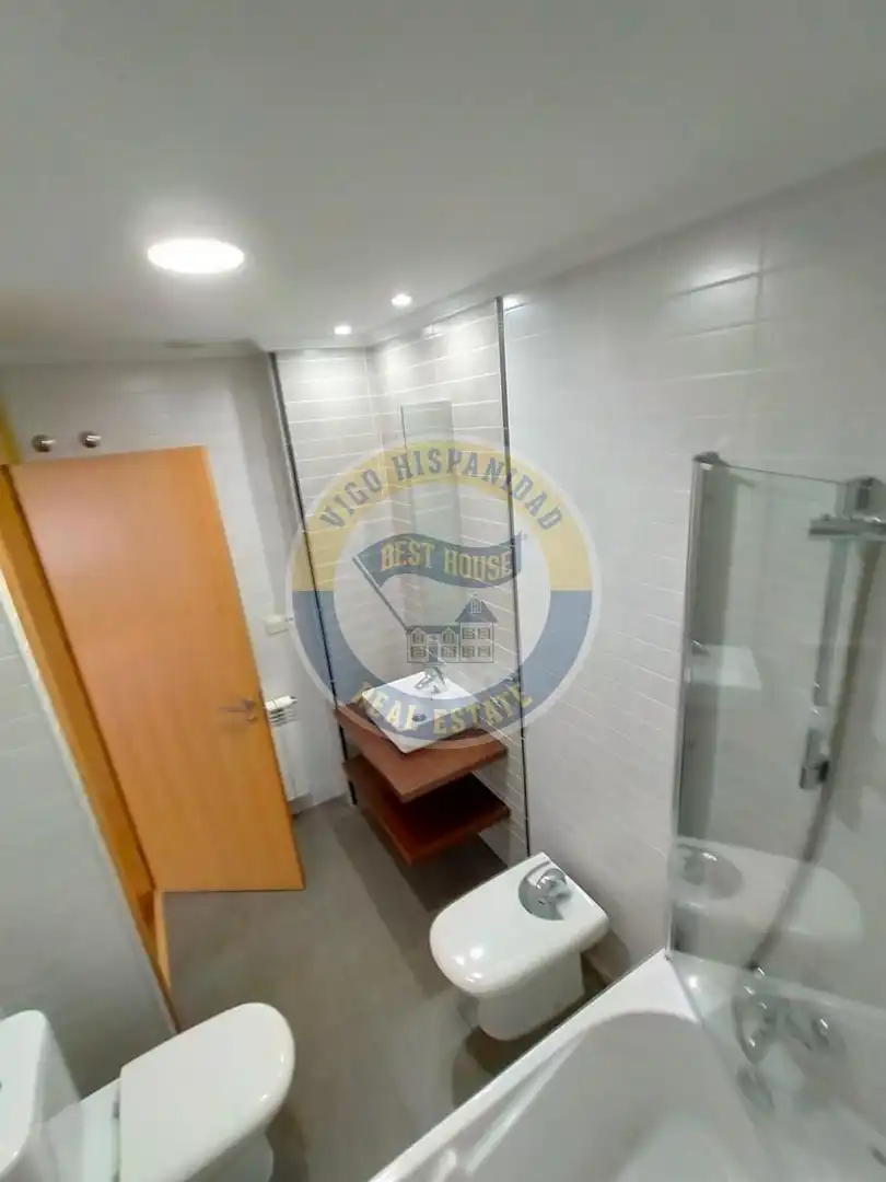 Bathroom of Flat for sale in Vigo   with Heating and Storage room