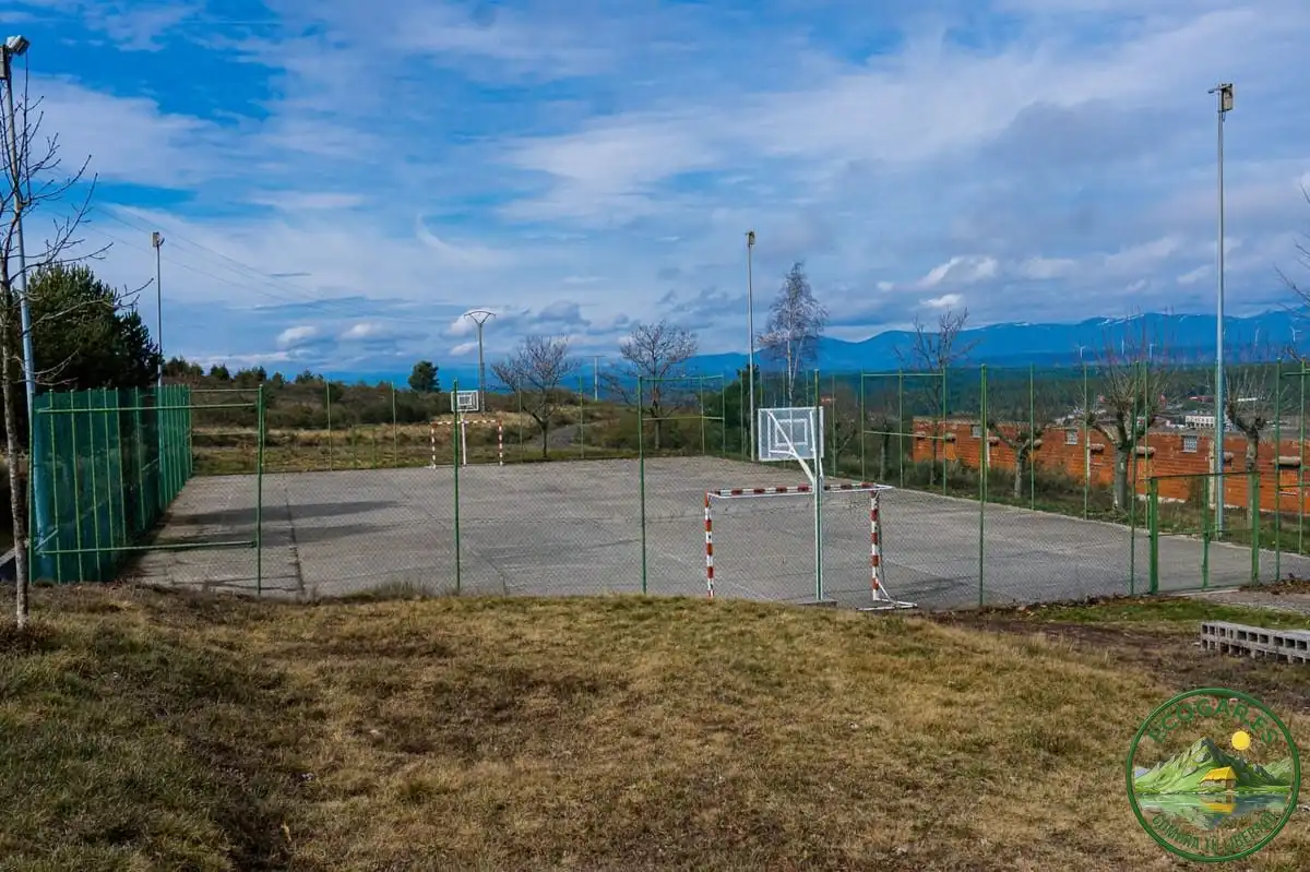 Parking de Casa o chalet en venta en Villagatón con Aire acondicionado, Calefacción y Jardín privado