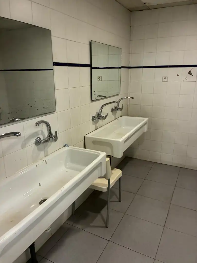 Baño de Nave industrial de alquiler en Parets del Vallès